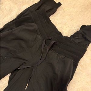 Lululemon black joggers